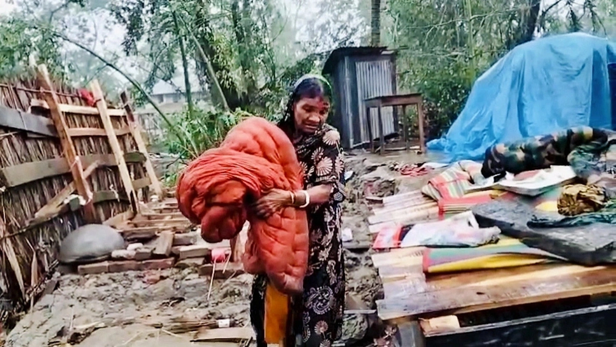 ‘কিছু বুঝে ওঠার আগেই ভাঙল ঘর’