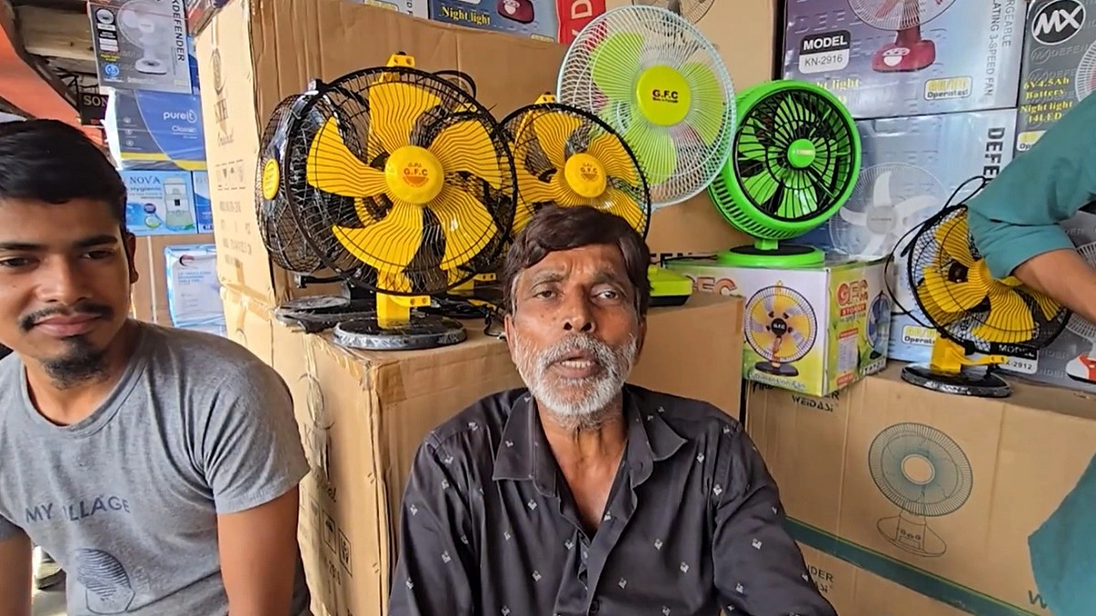 গরম বাড়ার আগেই আরও দাম বাড়তে পারে চার্জার ফ্যানের
