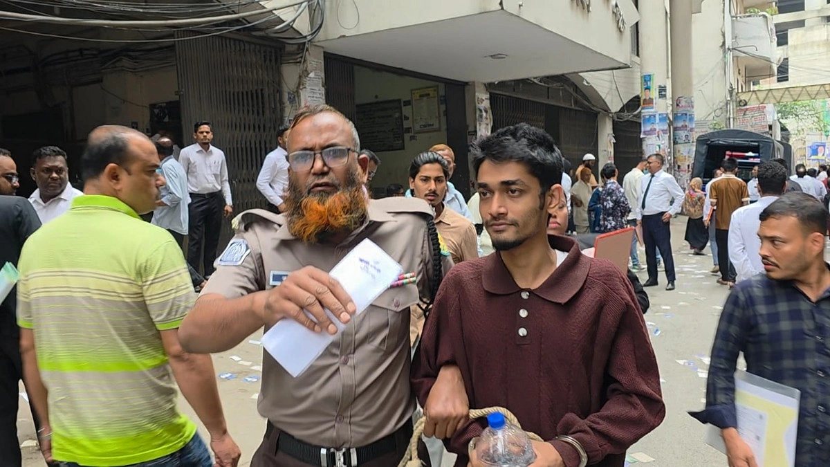 দুই দিনের রিমান্ডে ঢাবি ছাত্রদলের বহিষ্কৃত নেতা মাহি