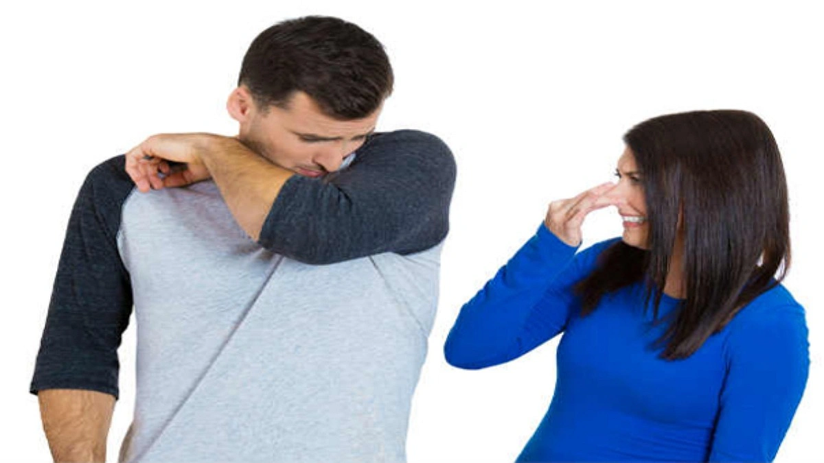 গরমে ঘামের দুর্গন্ধ দূর করবেন যেভাবে