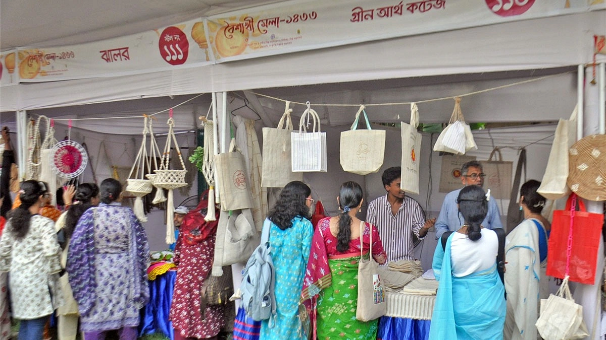 দেশীয় পণ্য যেন ফিরিয়ে দিল হারানো ঐতিহ্য