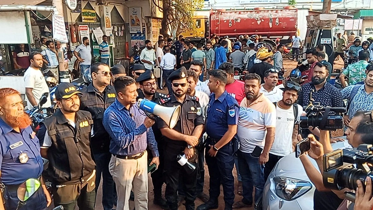 অবৈধভাবে ভোজ্য তেল মজুত, ব্যবসায়ীকে ৫০ হাজার টাকা জরিমানা