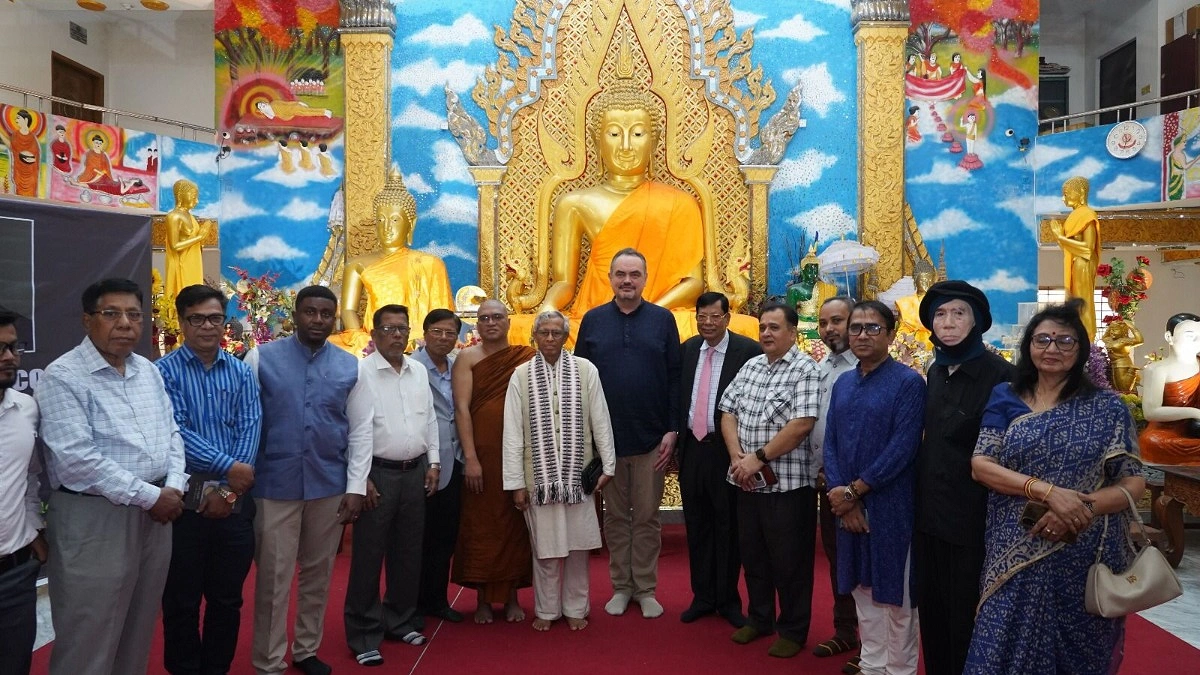 আন্তর্জাতিক বৌদ্ধ বিহারে মার্কিন রাষ্ট্রদূত