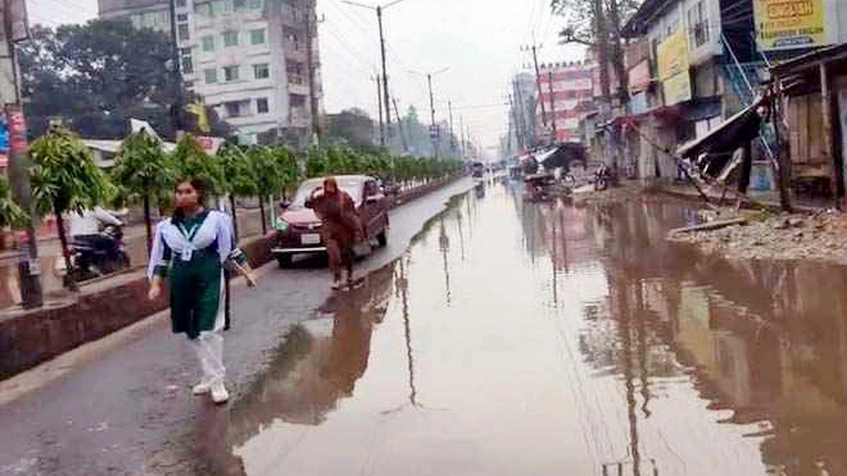 ভারি বৃষ্টিতে রংপুরে জলাবদ্ধতা, বেড়েছে নদ-নদীর পানি