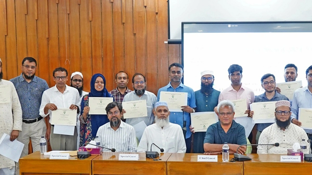 গবেষণায় কৃতিত্ব, কুয়েটের ৩১ শিক্ষক পেলেন ভাইস-চ্যান্সেলর অ্যাওয়ার্ড