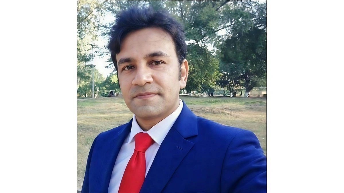 তালগাছ লাগানো হলো রাস্তায়, অথচ মানুষ মরছে মাঠে