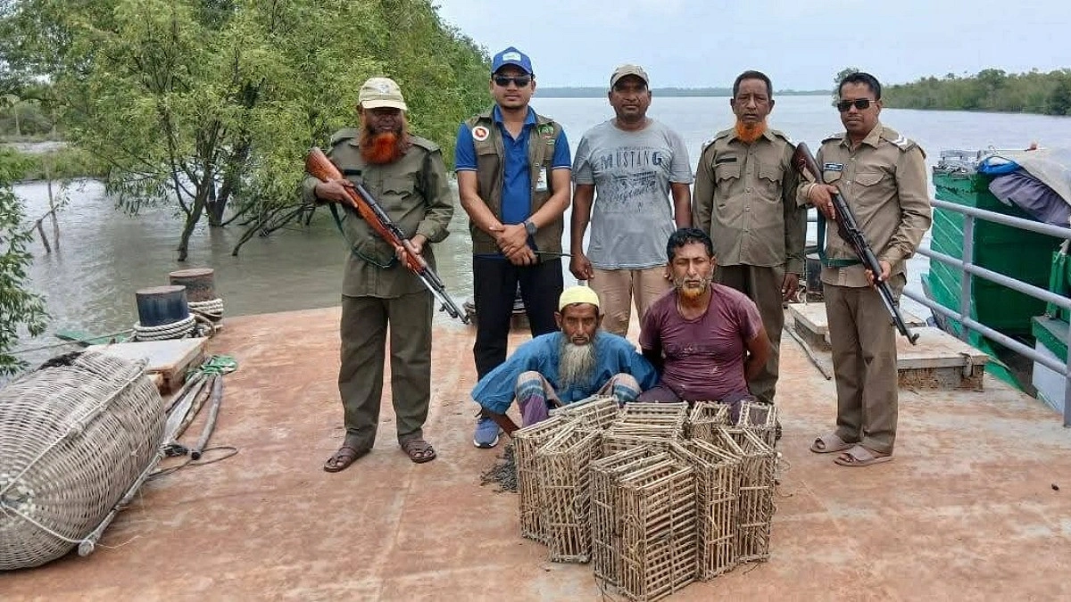 সুন্দরবনে অভিযানে আটক দুই বনজীবী