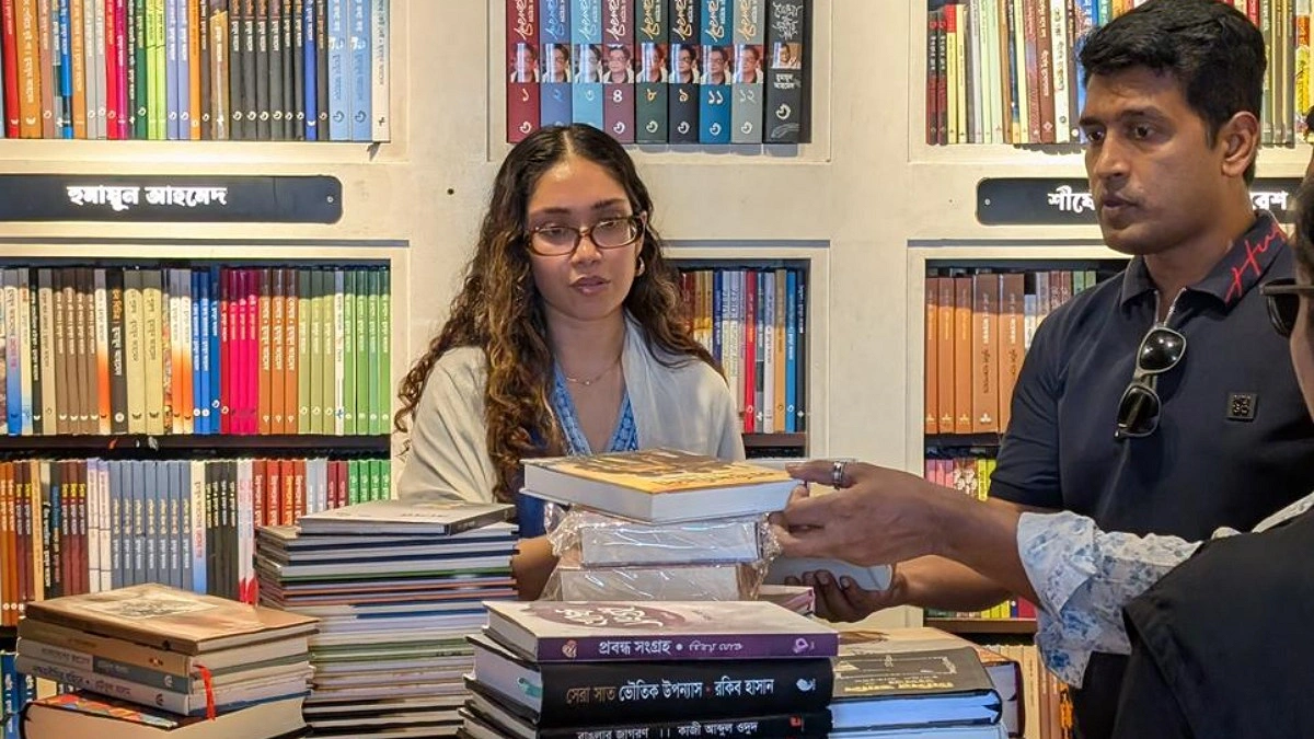 বাতিঘরে জাইমা রহমান, কোন লেখকের বই কিনলেন?