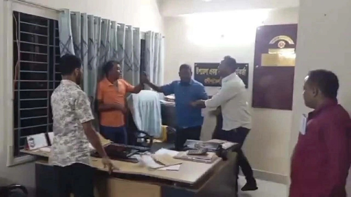 সরকারি কর্মকর্তাকে মারধর, গণঅধিকার পরিষদের কেন্দ্রীয় নেতা মামুন গ্রেপ্তার
