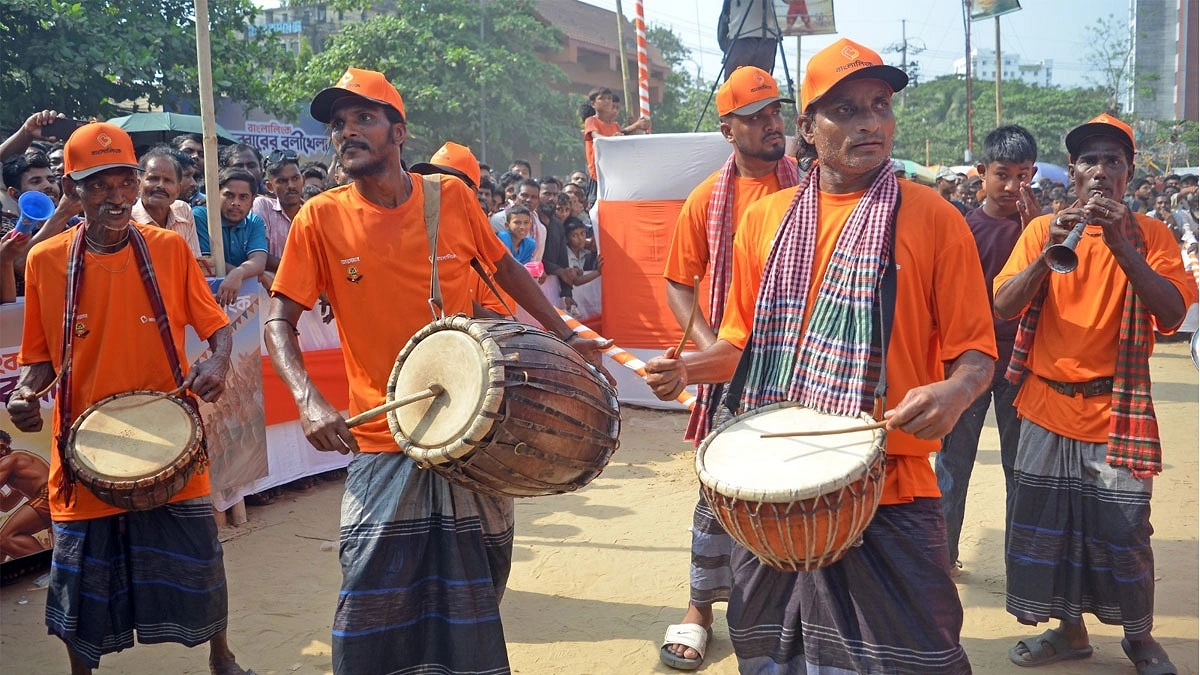 মেলার ছবি ও বলি খেলার নানান মুহূর্ত