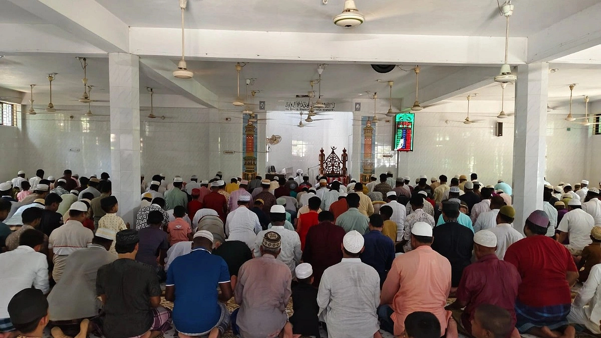 সাউন্ড বক্স বাজালে কবরস্থানে জায়গা নয়, ঘোষণায় তোলপাড়!