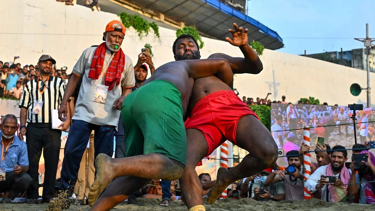 মেলার ছবি ও বলি খেলার নানান মুহূর্ত