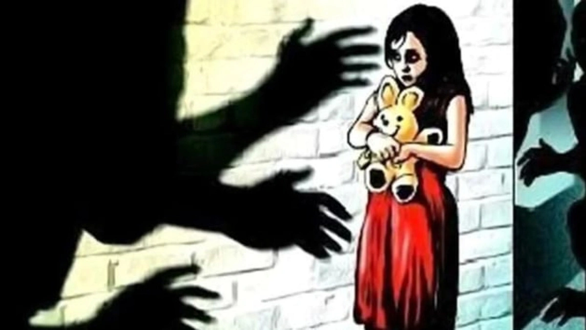 খাবারের প্রলোভন দেখিয়ে শিশু ধর্ষণ, অপর শিশুকে ধর্ষণচেষ্টার অভিযোগ প্রতিবেশীর বিরুদ্ধে