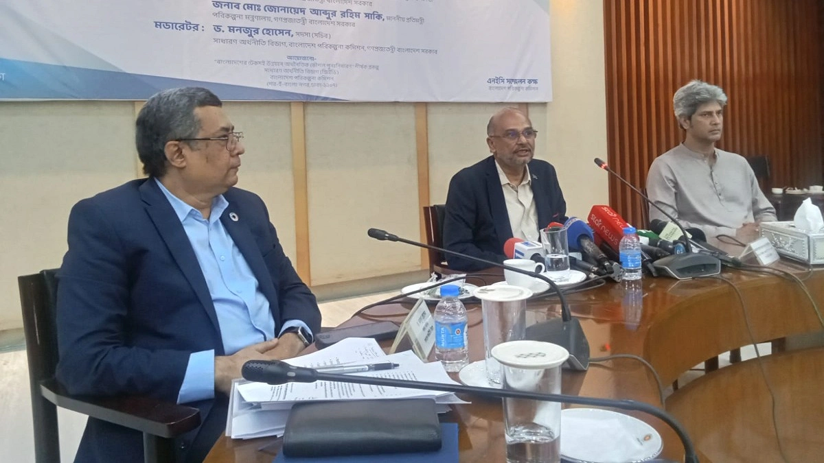 সংকট মোকাবিলায় তেলসহ কৌশলগত পণ্যের মজুদ গড়ে তোলা হবে