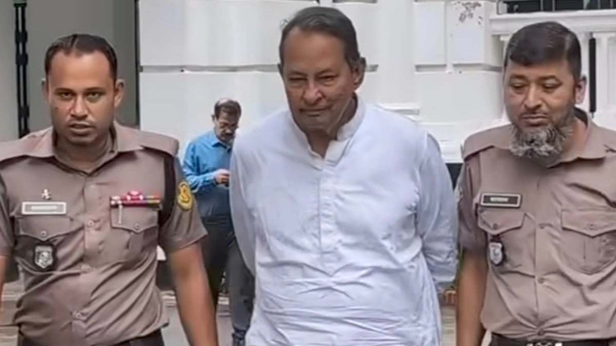হাসানুল হক ইনু ইস্যুতে দুই পুলিশ সদস্য শাস্তির আওতায়