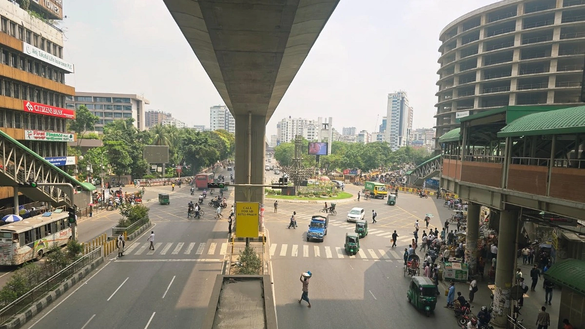 রাতে বাড়ল তেলের দাম, সকালে উধাও গণপরিবহন
