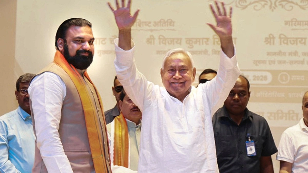 ২০ বছর পর মসনদ ছাড়লেন নীতিশ, কী হচ্ছে বিহারে