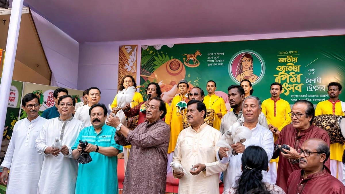 শিল্পকলায় পিঠা উৎসব ও বৈশাখী মেলা শুরু