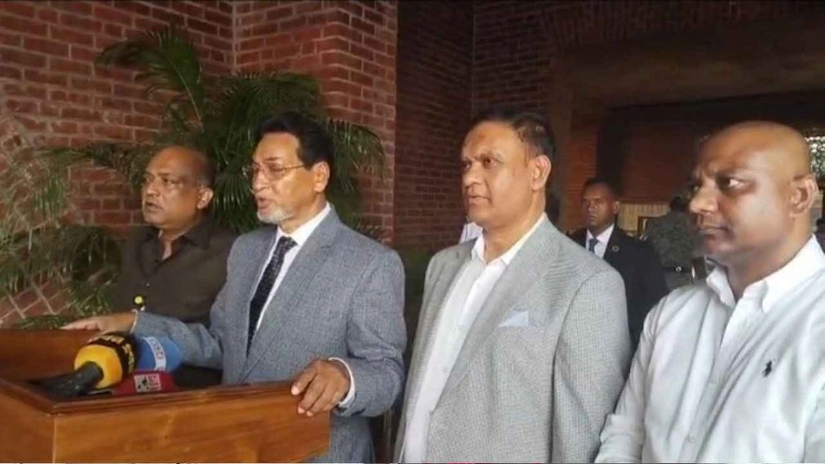 ‘ফ্যাসিস্ট আমলের’ সব সার ডিলার বাতিল