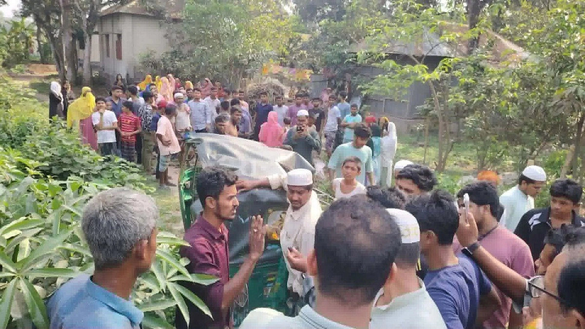 দাওয়াত খেয়ে ফেরার পথে মেয়ে-নাতি নিহত, আহত নানা-নানি