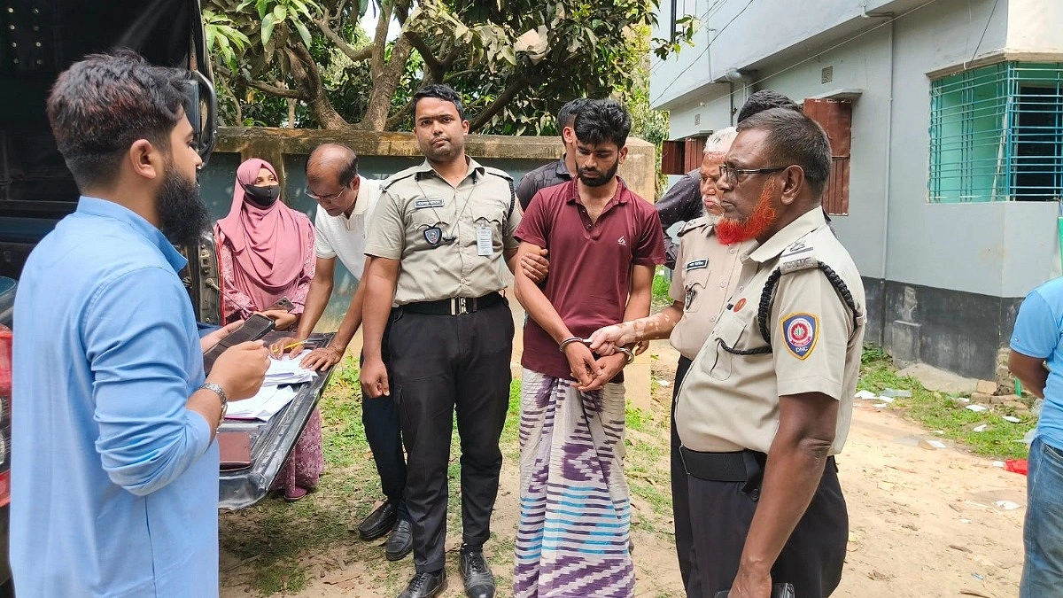 মাদকাসক্ত ছেলেকে ভ্রাম্যমাণ আদালতে দিলেন বাবা
