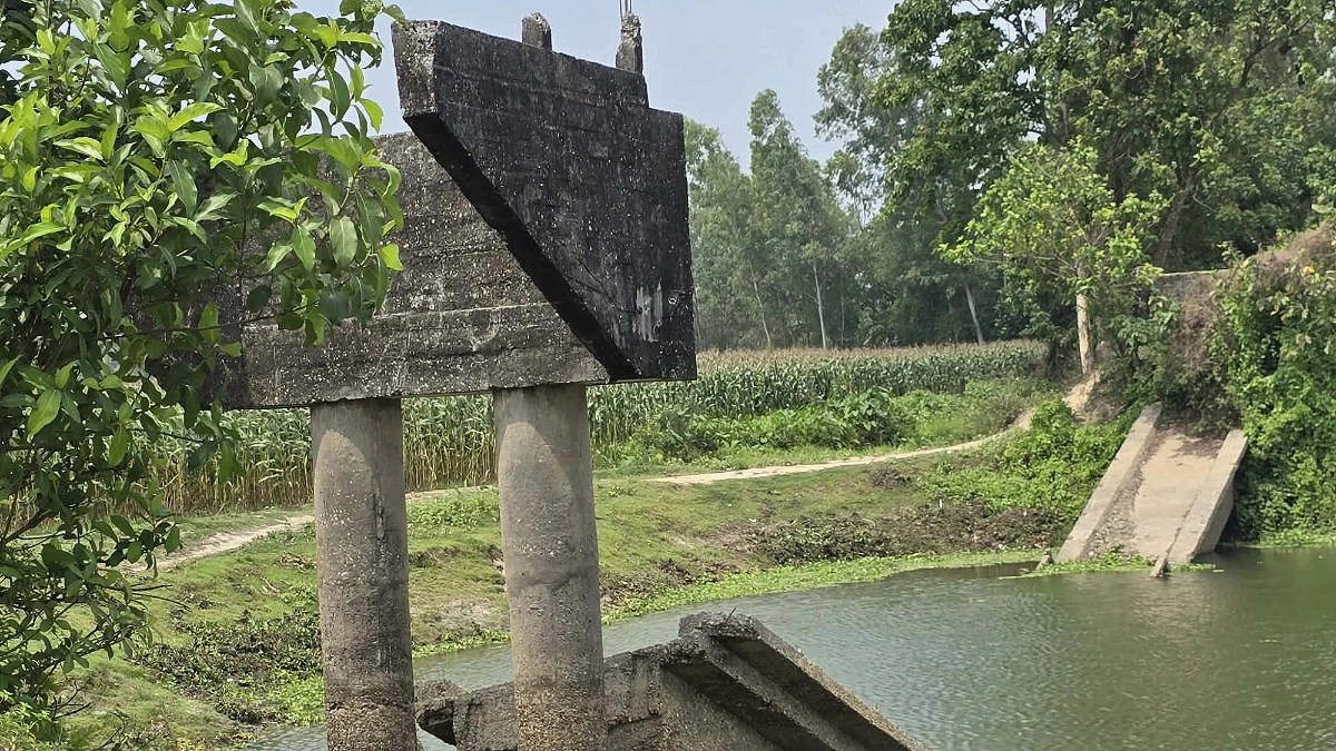 এক সেতুর অভাবে ১৫ হাজার মানুষ, ৭ বছরেও নেই সমাধান