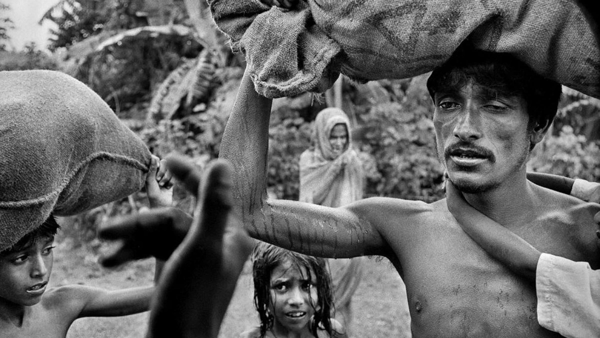 রঘু রাই ভারতের দ্য স্টেটমেন্ট পত্রিকার প্রধান আলোকচিত্র সাংবাদিক হিসেবে মুক্তিযুদ্ধের সময় ভারতের আশ্রয়শিবির ঘুরে ঘুরে উদ্বাস্তু বাংলাদেশিদের অবর্ণনীয় কষ্টের জীবনযাত্রা তুলে ধরেন। ছবি: রঘু রাই ফাউন্ডেশন