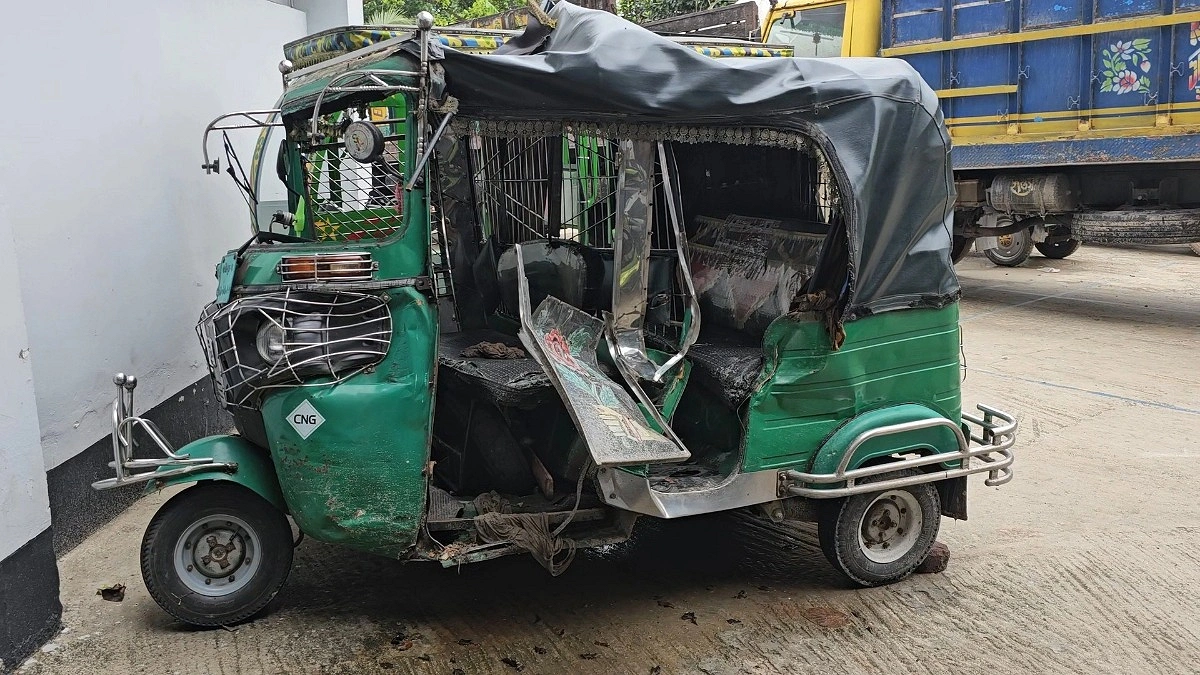 ট্রাকের ধাক্কায় সিএনজির পাঁচ এসএসসি পরীক্ষার্থী আহত