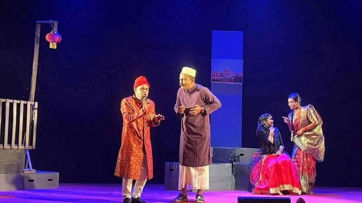 দর্শকের প্রশংসা পেল ফেনী থিয়েটারের ‘পেজগী’