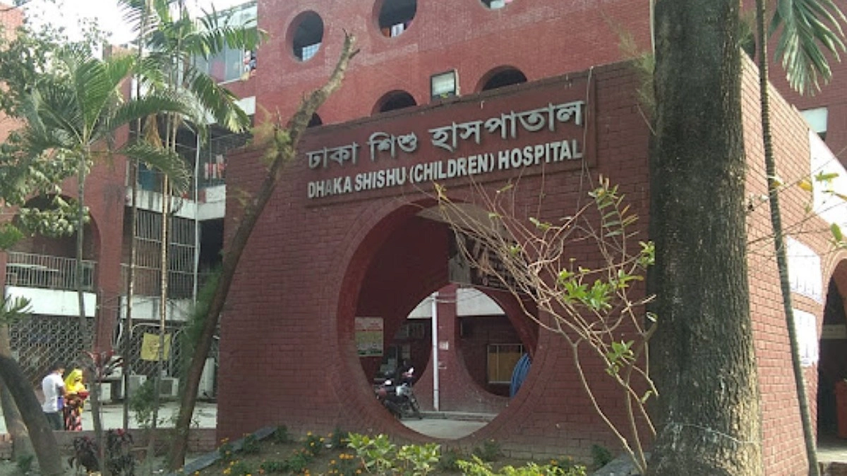 আতঙ্কিত মায়ের মুখগুলি ...