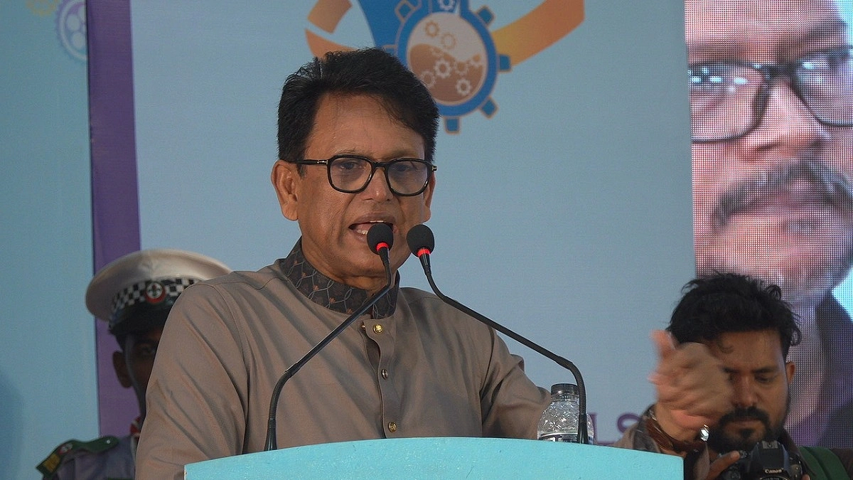 জেলার স্কুলেই পড়তে হবে ডিসির সন্তানদের