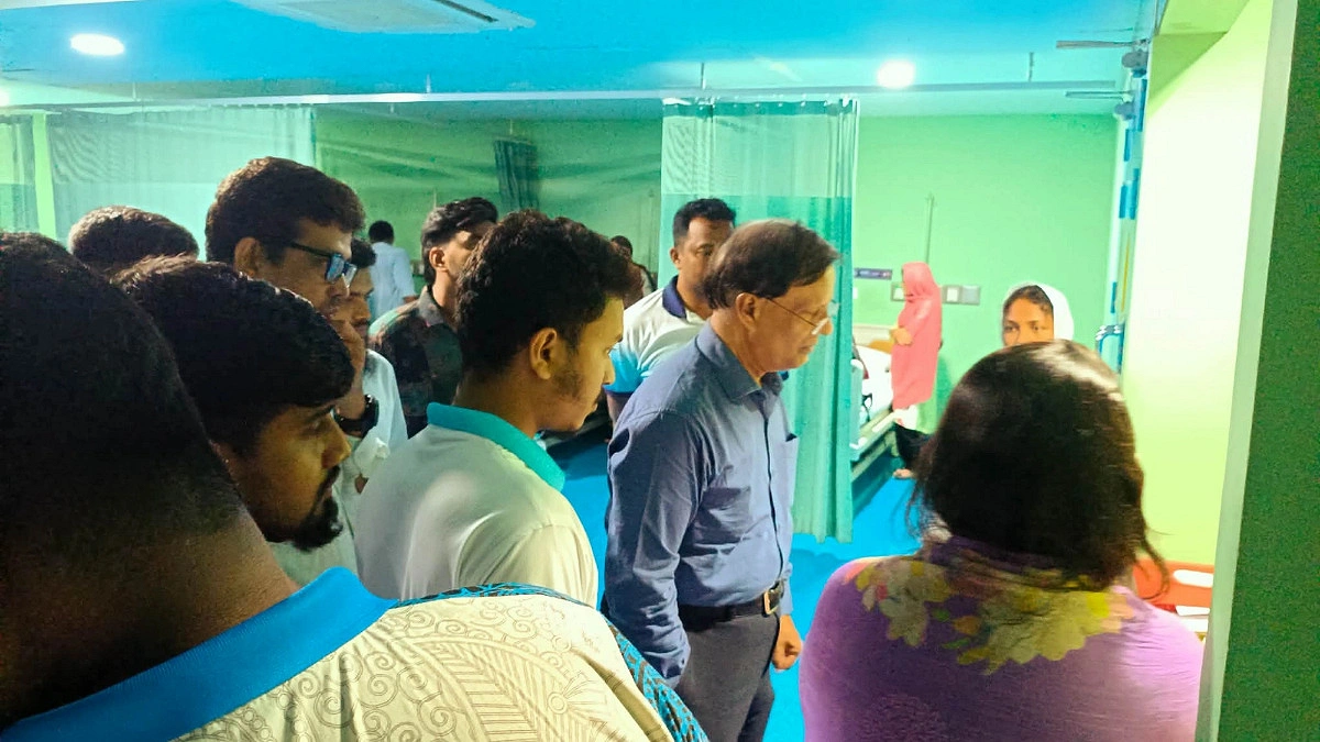 যবিপ্রবিতে ডাইনিংয়ের খাবার খেয়ে অসুস্থ নারী শিক্ষার্থীরা, তদন্ত কমিটি গঠন