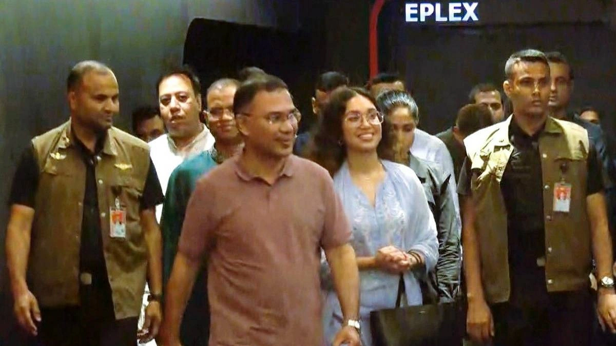 ‘বনলতা এক্সপ্রেস’ নয়, মেয়েকে নিয়ে ‘প্রজেক্ট হেইল মেরি’ দেখলেন প্রধানমন্ত্রী