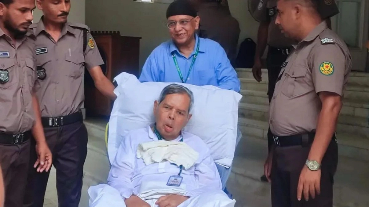 দীপু মনিকে দেখতে হুইল চেয়ারে করে ট্রাইব্যুনালে স্বামী তৌফীক নওয়াজ