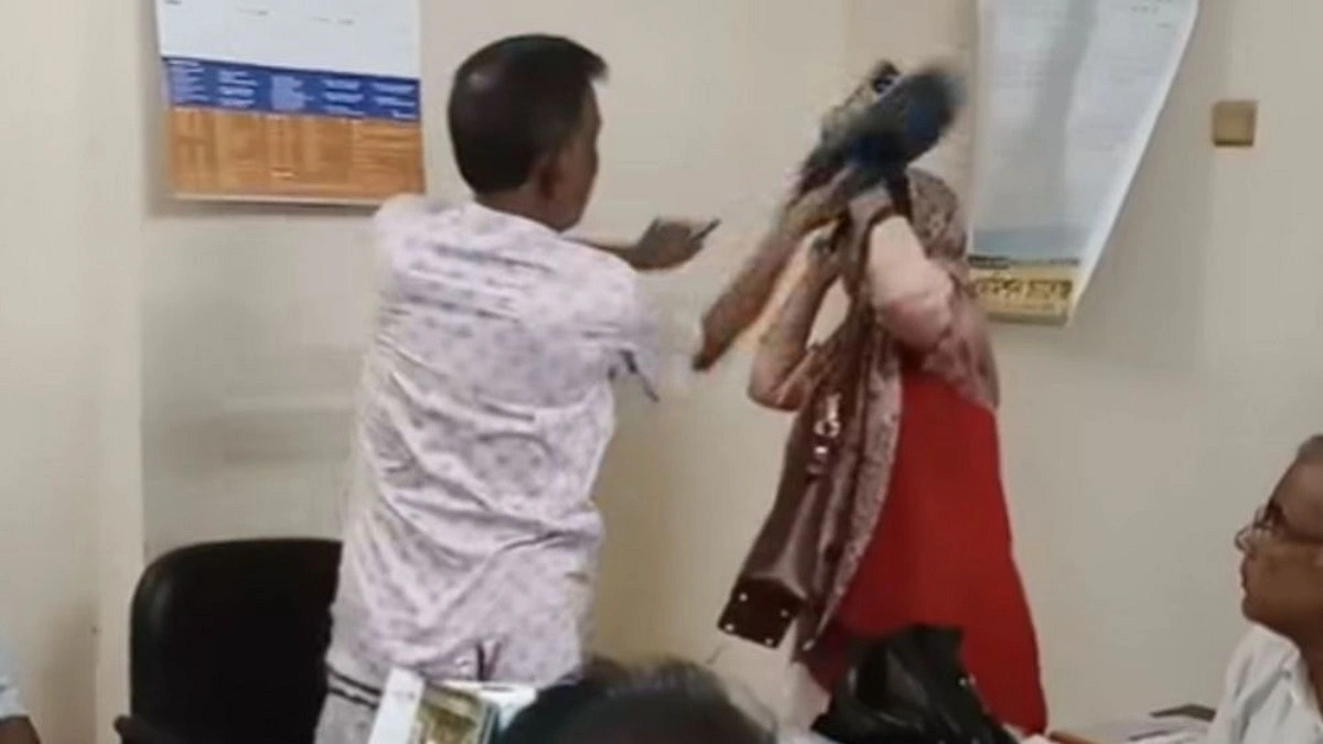 চড়ের জবাবে শিক্ষিকাকে বিএনপি নেতার জুতা পেটা