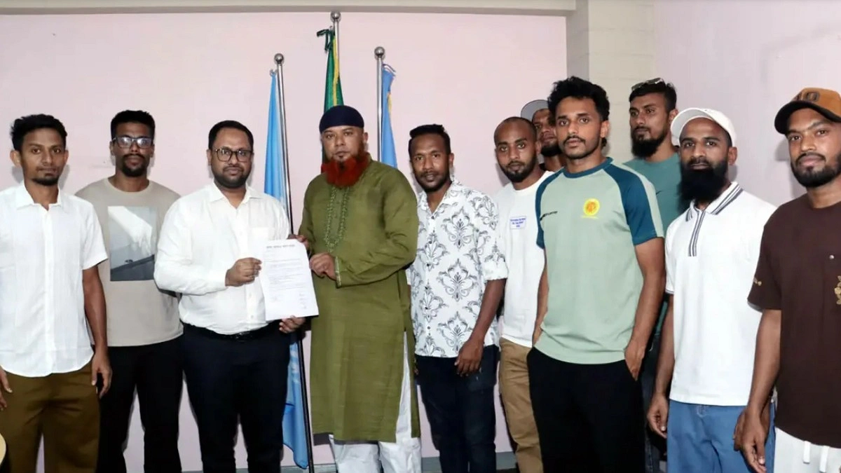 আবাহনী-মোহামেডানের ফুটবলাররা ‘আন্দোলনে’