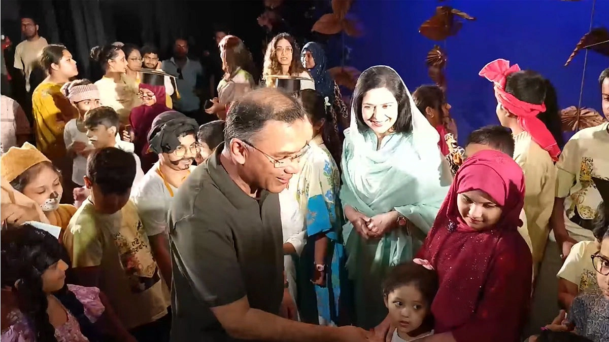এবার সপরিবারে নাটক দেখলেন প্রধানমন্ত্রী