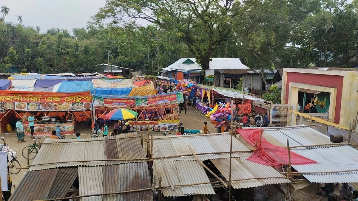 স্কুল বন্ধ করে বিদ্যালয় মাঠে বিএনপি নেতার মেলা