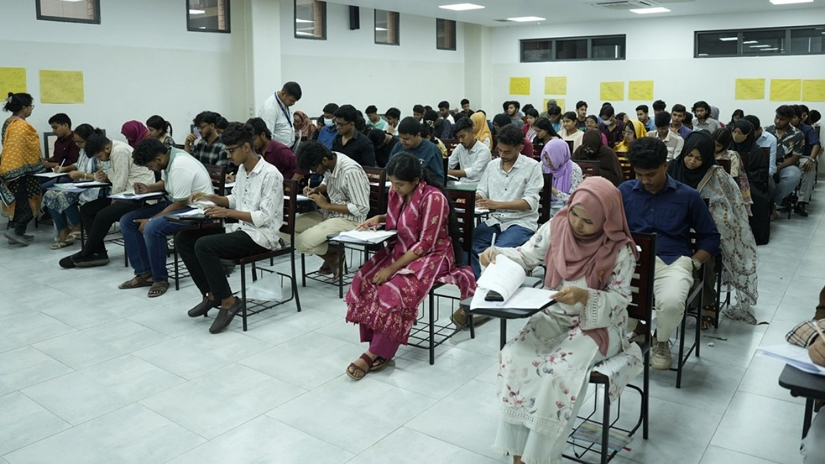 সাউথইস্ট ইউনিভার্সিটিতে সামার সেমিস্টারের ভর্তি পরীক্ষা অনুষ্ঠিত
