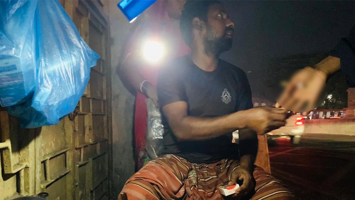 ‘বাড়ি যেতে যে খরচ সেই টেকা দিয়া একটা কাজ করা পারুম’