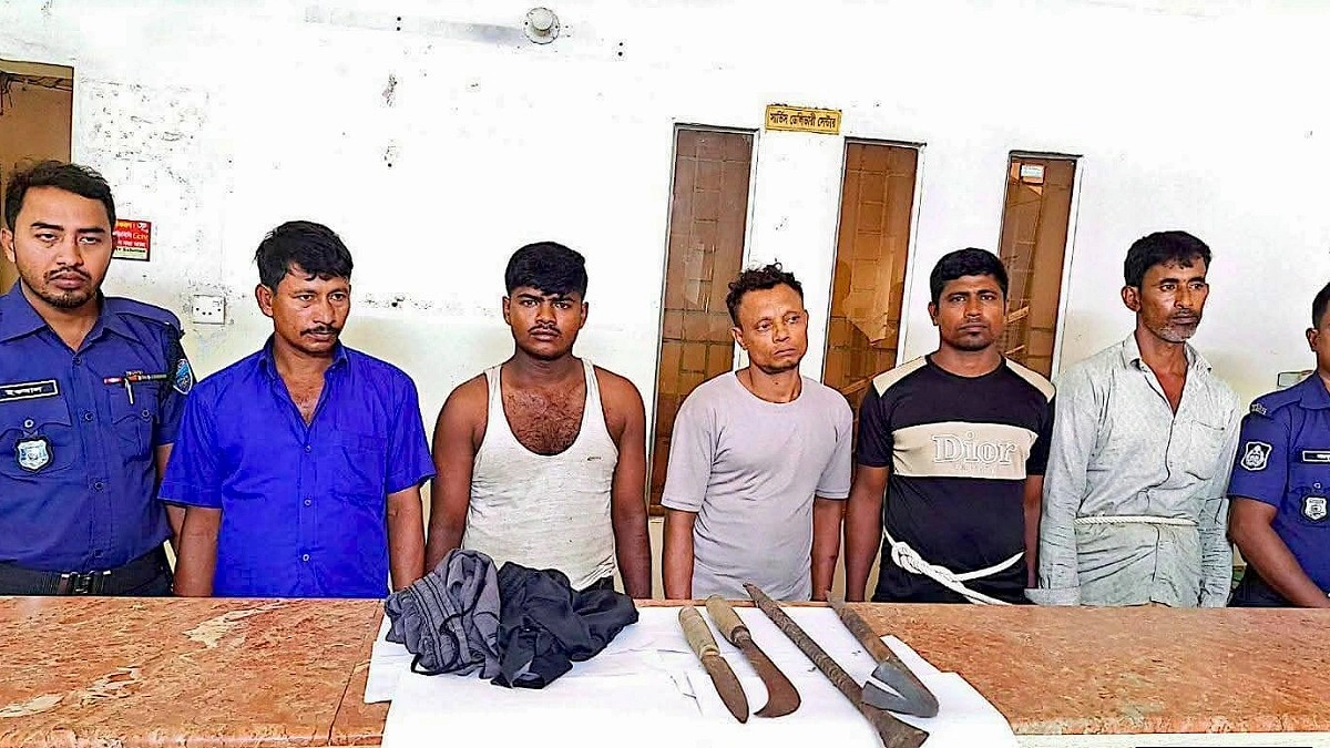 ডাকাতির ছক ভেস্তে দিল পুলিশ, অস্ত্রসহ গ্রেপ্তার ৫