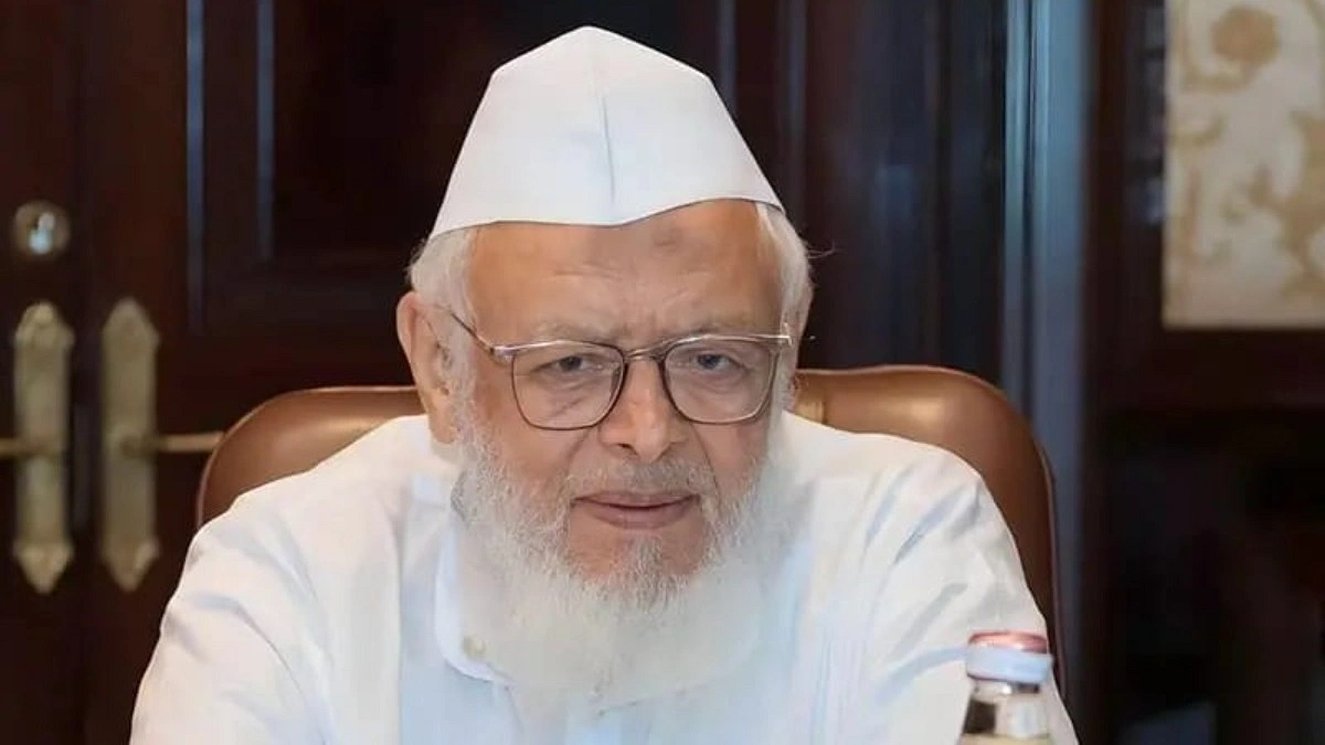 ভারতে গরুকে জাতীয় পশু ঘোষণার দাবি আরশাদ মাদানির