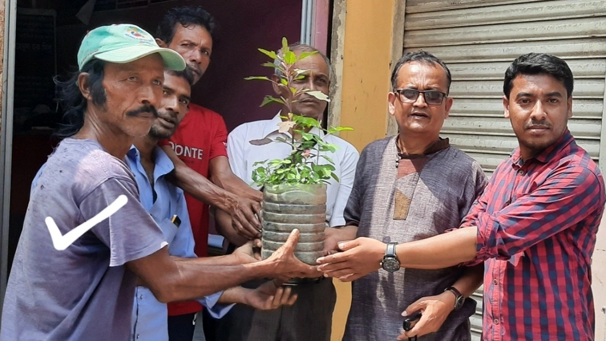 বানিয়াচংয়ের রায়হান মিয়ার ‘গাছ মামা’ হয়ে ওঠার গল্প