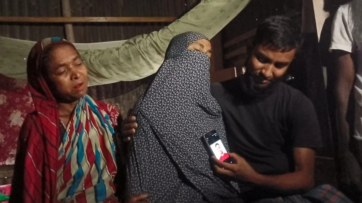 ‘পুতের লাশটা আইন্না দেন শেষবার মুখটা দেহি’