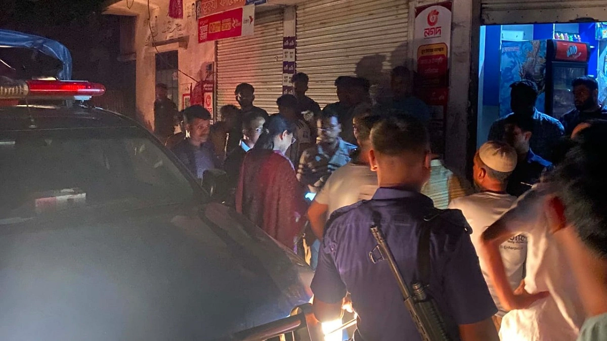 এবার পুলিশের বাধায় বন্ধ হলো ‘বনলতা এক্সপ্রেস’