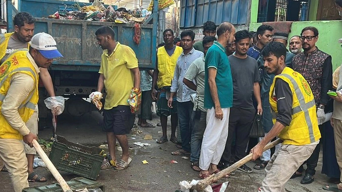 শহর পরিষ্কারে ৩২০০ কর্মী, তদারকিতে মেয়র