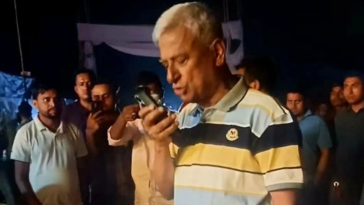 ‘অনুমোদনহীন’ বৈশাখী মেলা ভেঙে দিলেন এমপি ফারুক