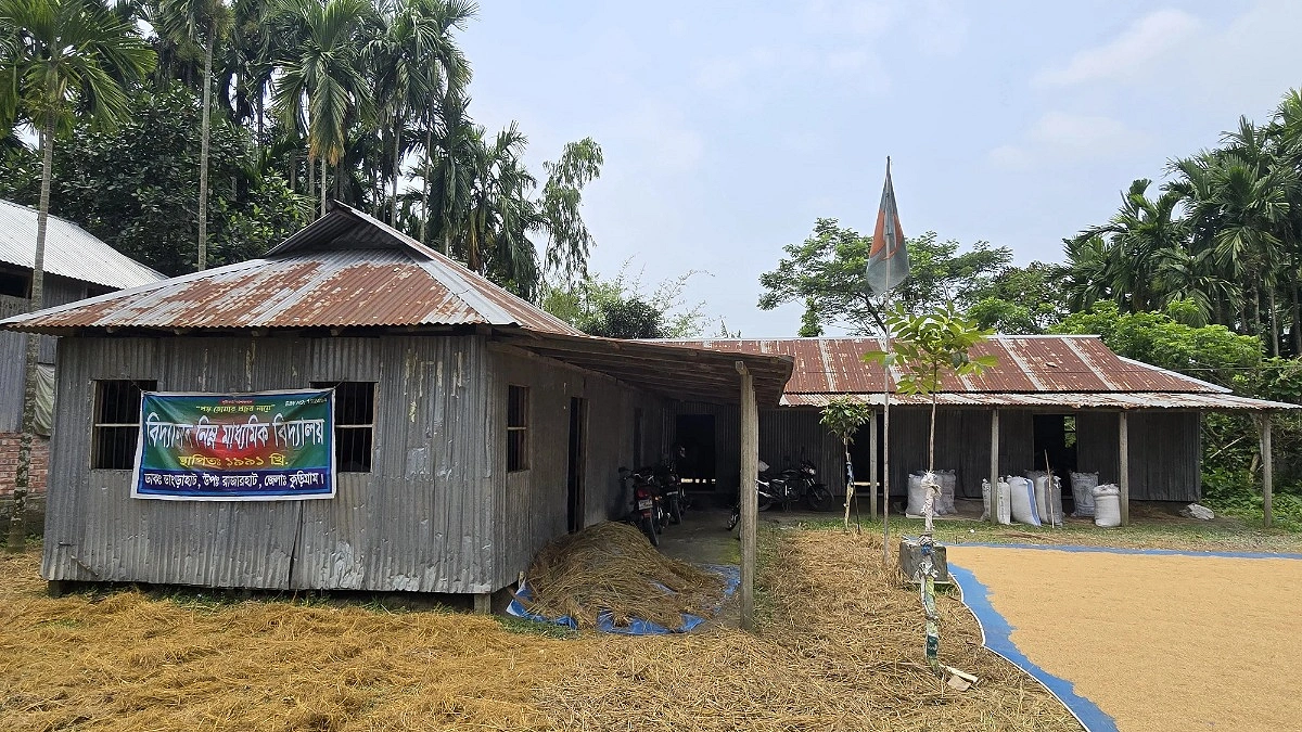 কাগজে ১১০, শ্রেণিকক্ষে ২