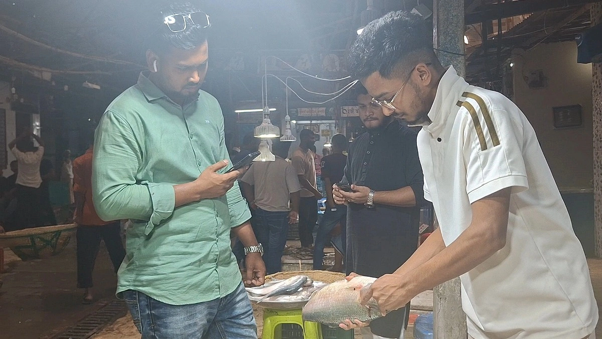 এক সপ্তাহেও বাড়েনি ইলিশের সরবরাহ, দামে হতাশ ক্রেতারা
