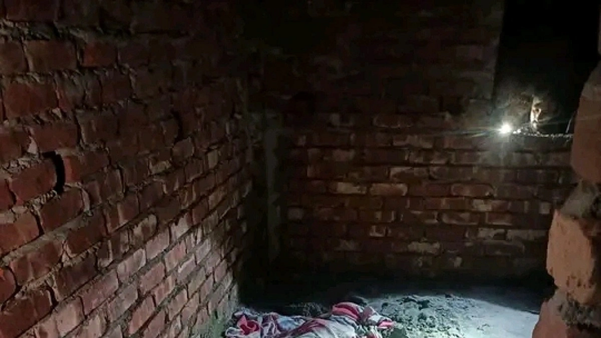 প্রবাসীর স্ত্রীকে হত্যার পর বালি চাপা